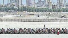 El desierto de Qatar, pista de rodaje para medio pelotón