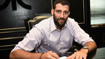 Bourousis, MVP de la ACB 2016, firma con el Panathinaikos
