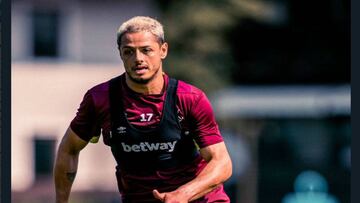 El delantero mexicano se prepara para una nueva campaña en Europa de la mano de Manuel Pellegrini en el banquillo 'hammer'.