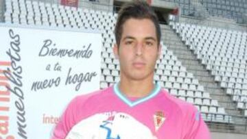 <b>AL FIN GRANA. </b>Javi Jiménez ya se entrena con el Real Murcia y debutará mañana en La Roda.