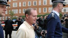 'Gazza' estrella el autobús del equipo (1998)