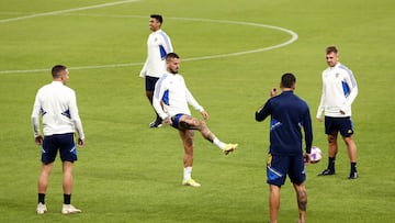 Soccer Football - Argentine Super Cup - Boca Juniors Training - Hazza bin Zayed Stadium, Al Ain, United Arab Emirates - January 19, 2023 Boca Juniors' Dario Benedetto during training REUTERS/Satish Kumar