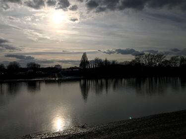 Desde 1896 ha sido la casa del Fulham, un escenario que conserva la estructura típica de un estadio inglés.