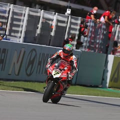 Van der Mark y Davies dejan a Rea sin victorias el domingo