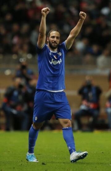 Higuaín celebrando el gol 0-2