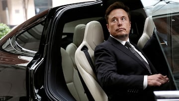 Tesla co-founder Martin Eberhard critiques Elon Musk’s leadership and design shift, calling the Cybertruck a “dumpster” and lamenting the move from early EV goals.