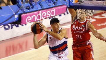 La defensa del Baxi Manresa asfixia al Baskonia