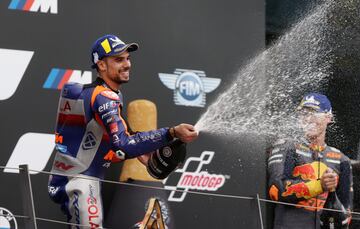 Miguel Oliveira en el podio del Gran Premio de Estiria 2020. El portugués se ha llevado la victoria en el circuito de Red Bull Ring.

 