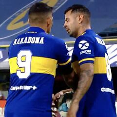 Le quita el penal a Edwin Cardona y Wanchope lo erra