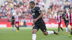 El delantero colombiano Luis Fernando Muriel en el juego entre Girona y Sevilla por la Liga Espa&ntilde;ola