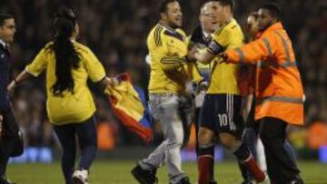 James y Bacca dirigen la remontada de Colombia