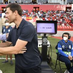 Xabi Alonso: "El Amorebieta te lleva al límite"