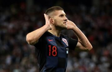 0-1. Ante Rebic celebró el primer gol.