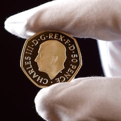 Revelan cómo son las primeras monedas de Carlos III