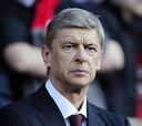 Wenger critica la filosofía de fichajes del Madrid