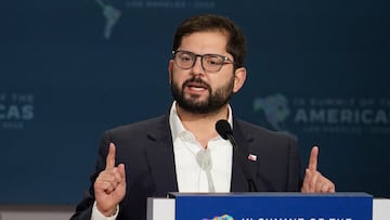 Chile's President Gabriel Boric speaks during the Leaders' Second Plenary Session during the Ninth Summit of the Americas in Los Angeles, California, U.S., June 10, 2022.  REUTERS/Lauren Justice