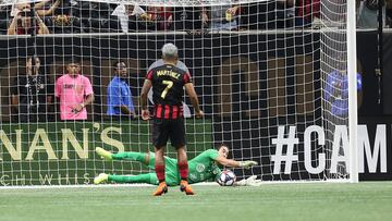 El atacante venezolano de Atlanta United tuvo el 2-1 para su equipo en la Campeones Cup, pero su disparo fue atajado por Óscar Jiménez.