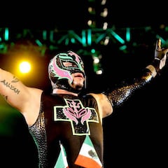 Latinos en WWE: Rey Mysterio y su pintoresca máscara