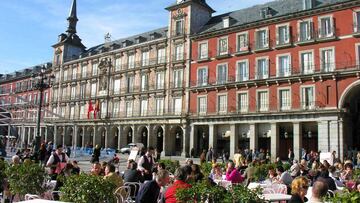 Adiós a las Golden Visa: en Reino Unido señalan la nueva forma de acceder a España con estos requisitos