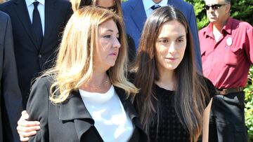 MADRID, SPAIN - SEPTEMBER 30:  Tamara Falco (R) and Laura Boyer (L) attend the funeral for Miguel Boyer at San Isidro Graveyard on September 30, 2014 in Madrid, Spain. Spanish politician Miguel Boyer and former Minister of Economy, Treasury and Commerce from 1982-1985 died of a pulmonary embolism after being admitted to the Ruber International Hospital on Monday morning.  (Photo by Europa Press/Europa Press via Getty Images)