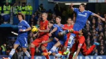 Hazard y Eto'o remontan y el Chelsea continúa en cabeza