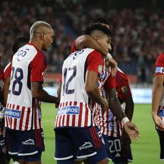 Junior sube a lo más alto de la tabla tras golear al Medellín