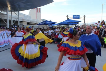 Los bailes de los venezolanos calentaron el USA-Venezuela