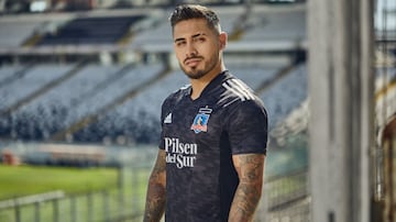 En detalle: así son las nuevas camisetas de Colo Colo