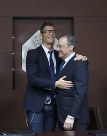 Images from today's event held in the President's box at the Santiago Bernabéu.