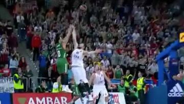 Baskonia se queja con razón: falta a Larkin en el último tiro