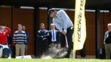 Sergio García dando un golpe en el Golf Santander.