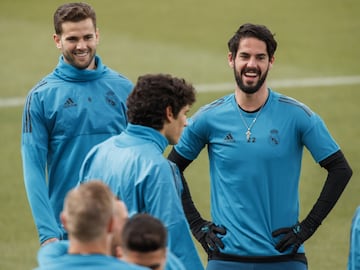 Isco junto a Vallejo y Nacho. 