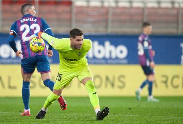 El Eibar cogió el liderato tras su victoria con el Ibiza, en otra grandísima actuación de Luca Zidane. El meta hizo cinco paradas, una de ellas con una estirada hacia atrás para salvar un gol en la línea. Con esta portería a cero, acumula tres consecutivas.