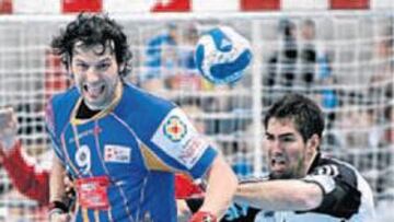 <b>DISPUTADO. </b>El Kiel se mostró duro en su visita a Pamplona.