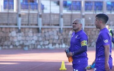 Valencia: "Trabajo para ser el central del futuro en Colo Colo"