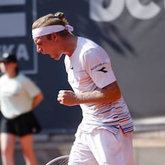 Molcan derrite a Carreño y Davidovich despliega las alas