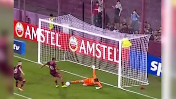 Atento al rebote puso a celebrar a los suyos y sacó los prohibidos para celebrar.