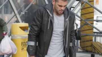 Valdés con muletas.