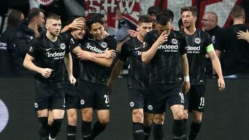 FRANKFURT AM MAIN, GERMANY - APRIL 18: Sebastian Rode of Eintracht Frankfurt celebrates with team mates after scoring his sides second goal during the UEFA Europa League Quarter Final Second Leg match between Eintracht Frankfurt and Benfica at Commerzban