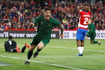 2-1. Yuri Berchiche celebró el primer gol.