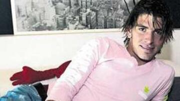 <b>SEGUNDO PLANO. </b>Jonathan Soriano en su casa del Pont de Vilomara, recibiendo a AS en una entrevista concedida a este diario.