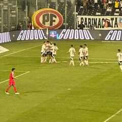Protagonizó un fichaje millonario, hace su primer gol en la Liga de Primera y así reacciona el Monumental