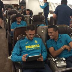 Nos colamos en el avión: así viajó el Villarreal hasta Astaná