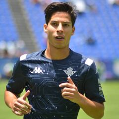 Miguel Herrera señala a familia por salida "precipitada" de Diego Lainez