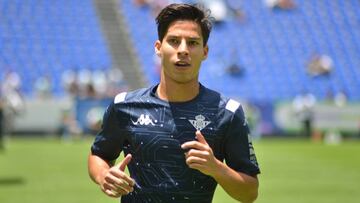 Miguel Herrera se&ntilde;ala a familia por salida &quot;precipitada&quot; de Diego Lainez