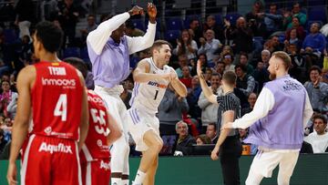 Causeur celebra con Ndiaye y Musa su buena actuaci¨®n ante el Manresa en el WiZink Center.