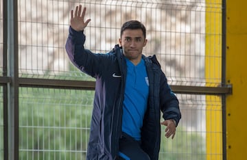 El delantero chileno pasó de ser el crack de Necaxa a una opción de cambio en Necaxa. Esta temporada lo hemos visto más tiempo en el banco de suplentes que en el campo y únicamente ha marcado en dos ocasiones.