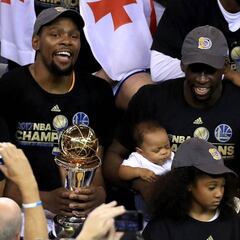 Los Warriors igualan a los Spurs; los Bulls, próximo objetivo