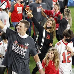 What did Tom Brady say in his emotional retirement announcement? Did he mention Gisele?