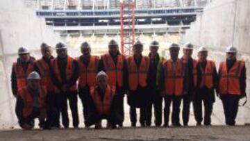 Gil Marín con la directiva del Basaksehir hoy en la Peineta.